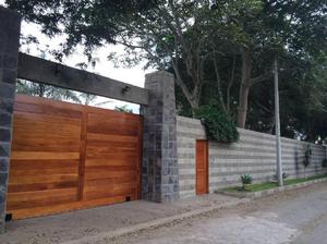 LINDA CASA CON AMPLIOS JARDINES 3,740 m2