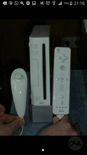 Vendo Wii Blanco Original Con Dos Mandos Y Dos Nunchk Juegos