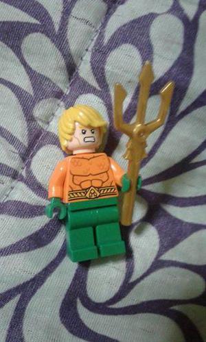 Minifigura LEGO Aquaman con trinche S/
