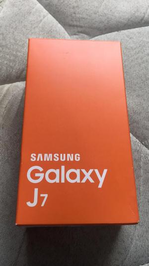 Vendo Caja de Samsung J7 Nuevo