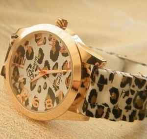Reloj Leopardo Geneva Animal Print Cromada 2 X 49 Soles