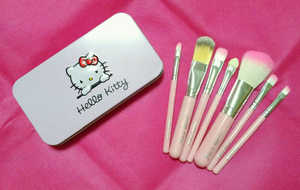 Set de brochas Hello Kitty