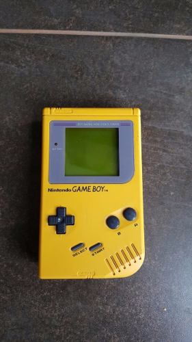 Game Boy Clasico (amarillo)