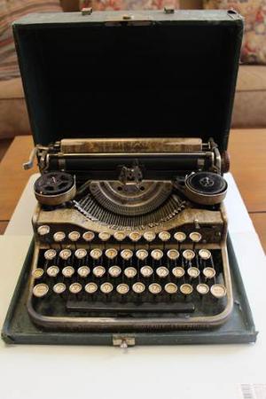 Maquina De Escribir Underwood Usada A 60 Soles