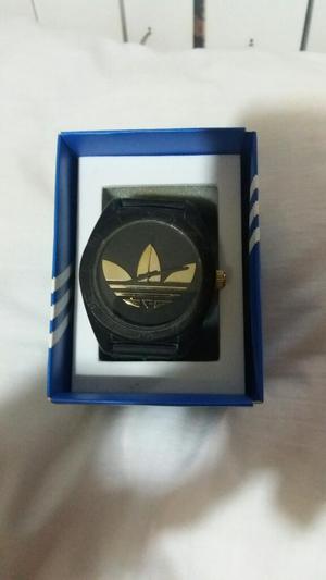 Reloj Adidas Color Negro
