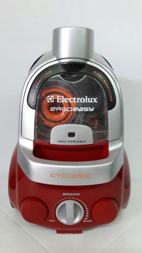 Aspiradora Ergoeasy Electrolux Titw Color Rojo.