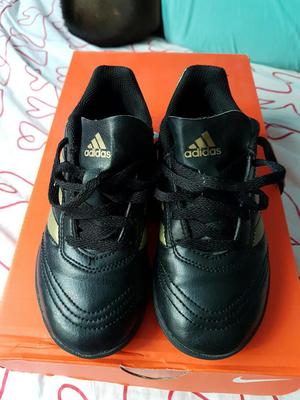 Zapatillas D Futbol Adidas....