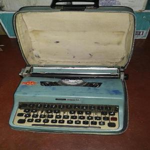 Maquina de Escribir Olivetti 150 Soles