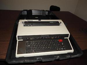 Maquina de escribir electrónica Triunph