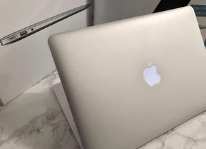 MacBook Air core I5. early 