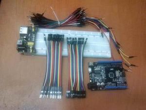 Arduino Uno R3 + Protoboard + Regulador + 105 Cables Variado