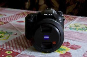 Camara Sony Alpha A68 + Lente Sony Zeiss Sal2470z F2.8