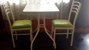 Mesas y sillas para jugueria o restaurantes