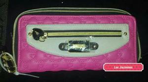 Billeteras Betsey Johnson