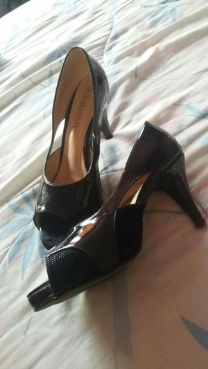Zapatos Negros de Charol Talla 38