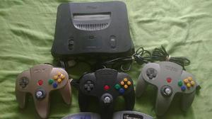 Nintendo 64 con 3 Mandos
