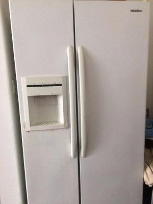 Refrigeradora Samsung, Distribuidor De Agua Y De Hielo