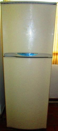 Refrigeradora Sharp 225l En Muy Buena Condiciones
