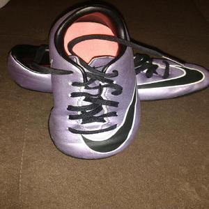 Vendo Zapatillas de Futbol Nike