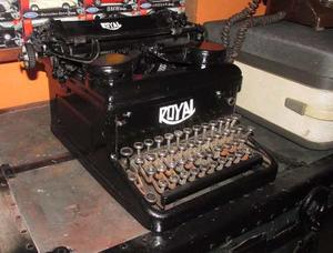 Antigua Maquina De Escribir Royal Decorativa