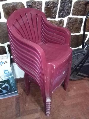 vendo sillas con braso de plastico
