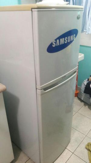 Refrigeradora Chica de 10p3 Nofrost