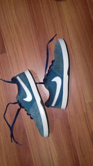 Zapatillas Nike Celestes