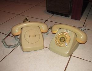 Antiguo Telefono Con Su Anexo
