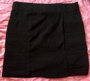 Falda Negra Pegada