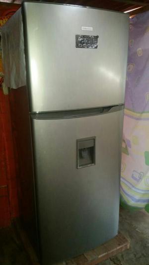 Electrolux Refrigeradora No Frost Ert46l