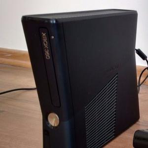 Consola Xbox 360 Slim+ Mando Wireless + 4 Juegos Original
