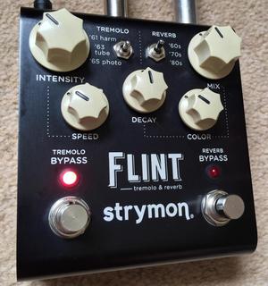 Flint Strymon Reverb y Tremolo pedal profesional