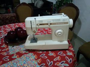 Vendo Maquina de Coser Singer 