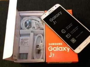 Samsung J7 en Caja