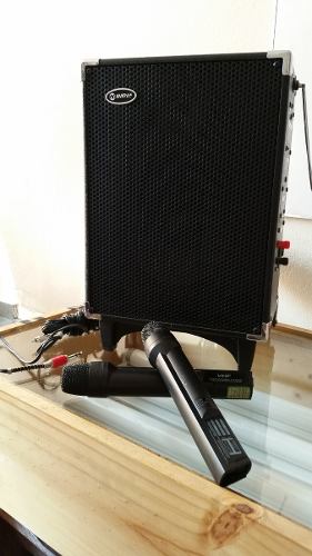 Parlante Amplificador Con 2 Micros Inhalambricos