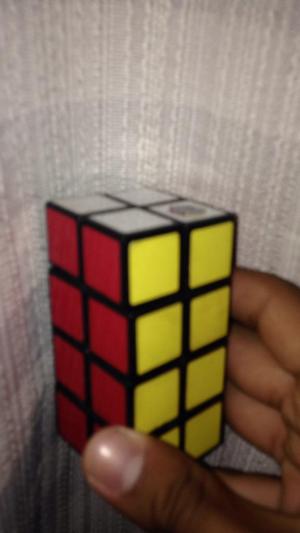 Cubo Rubik Tower 2X2X4