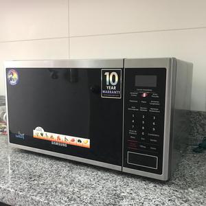 Horno microondas marca Samsung