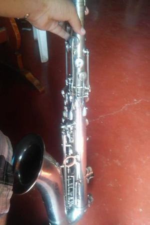vendo saxo tenor antiwo en buen estado color original