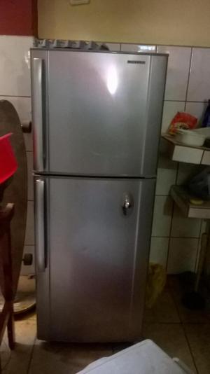 VENDO REFRIGERADORA SAMSUNG