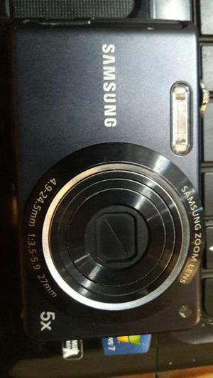 se vende cámara en buen estado samsung modelo st70