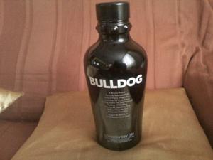 Gin Bulldog. Botella Vacía Para Decoración