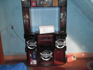 se vende mueble de entretenimiento bien conservado ycuidado