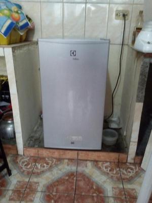 Vendo Friobar Marca Electrolux