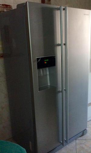 Refrigeradora SAMSUMG 2 puertas