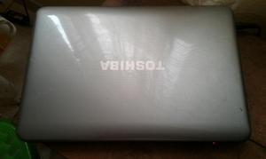 Laptom Toshiba con Cargador Original