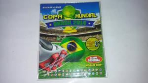 Album Copa Mundial Brasil  A Solo 18 Soles. Todo Ok.