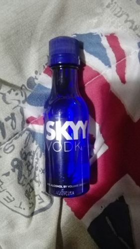 Botellita Miniatura Vodka Sky Bar Coleccion