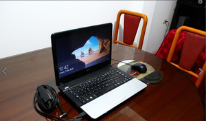 vendo Laptop Acer con cargador y mouse en perfecto estado