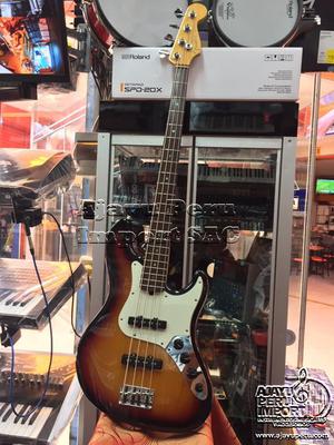 AMERICAN PROFESSIONAL JAZZ BASS DELUXE 