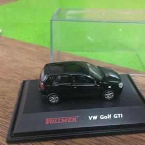 Auto Volkswagen Golf GTI en escala 1/87